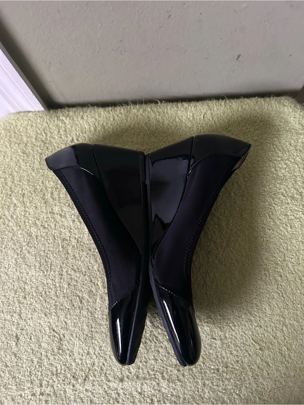 New Life Stride Black Patent Stretch Wedge Pumps Sz 7M